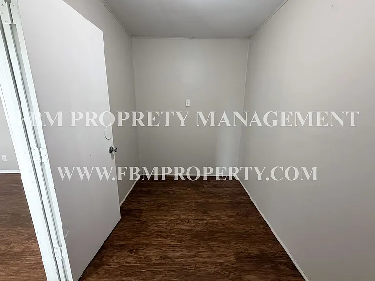 136 Highland Dr — Photo 8