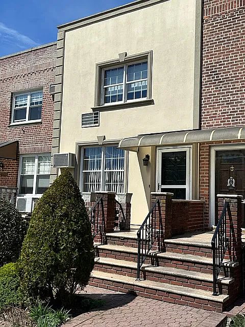 1st image of 8876 16th Ave