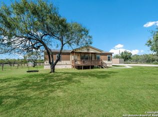 827 County Road 329, Floresville, TX 78114