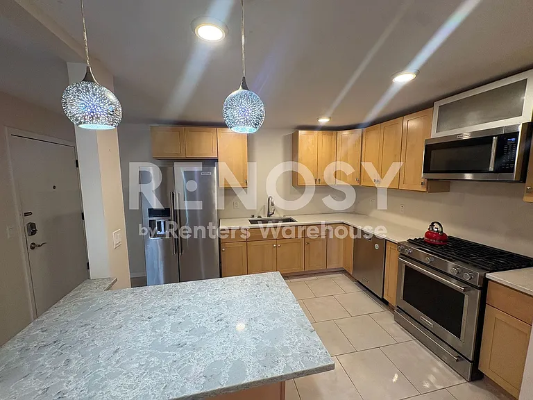 4201 Lakeside Ave N #111 — Photo 6