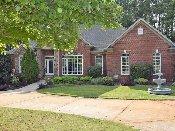 3rd image of 729 Mosswood Ln