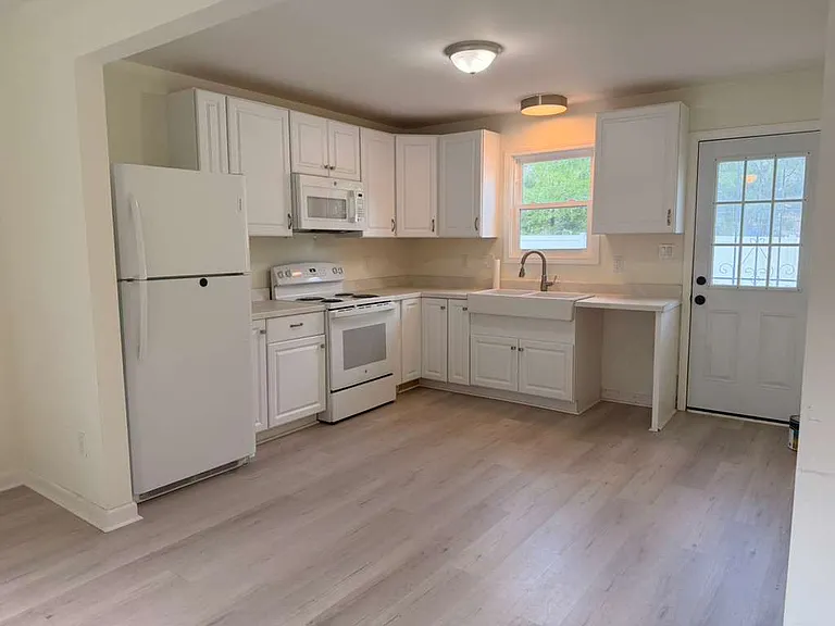 716 Shepard School Rd #B — Photo 3