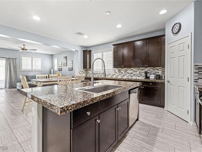 6426 Holland Hills St, Spring valley, NV, 89113