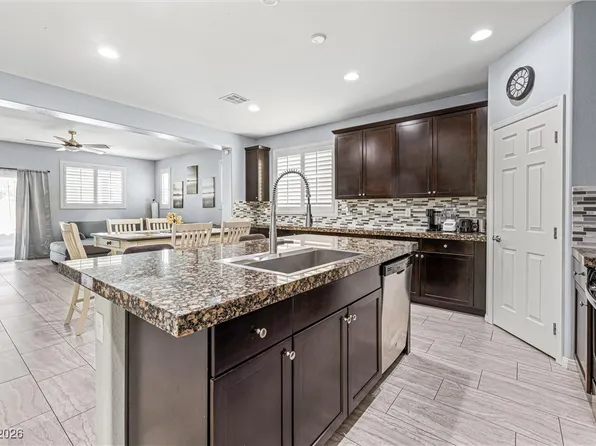 6426 Holland Hills St, Spring Valley, NV 89113