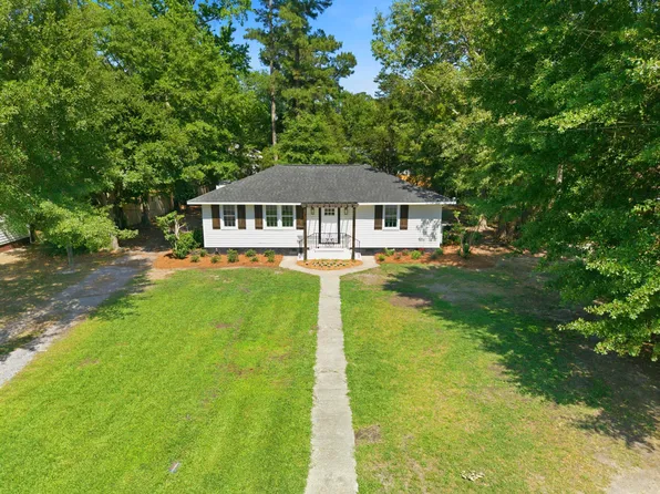 206 High Hill Dr, Moncks Corner, SC 29461