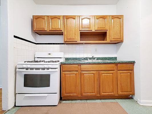 3rd image of 1066 Bergen St APT 2B