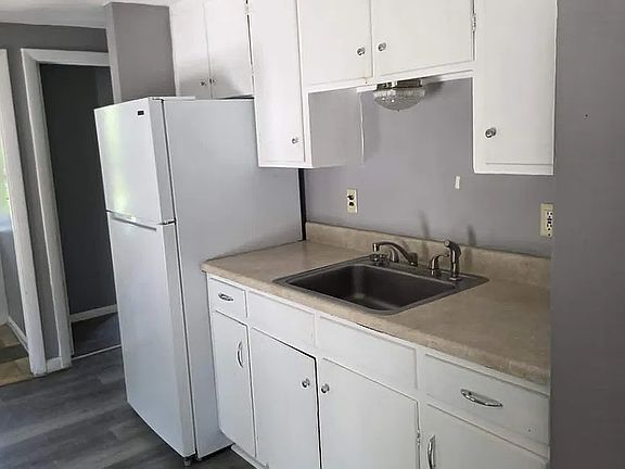 3rd image of 96 Maple St #B