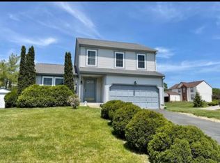 332 N Bend Dr, Pataskala, OH 43062