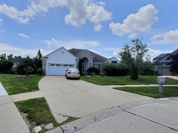 28363 Lady K Ct, Southfield, MI 48034