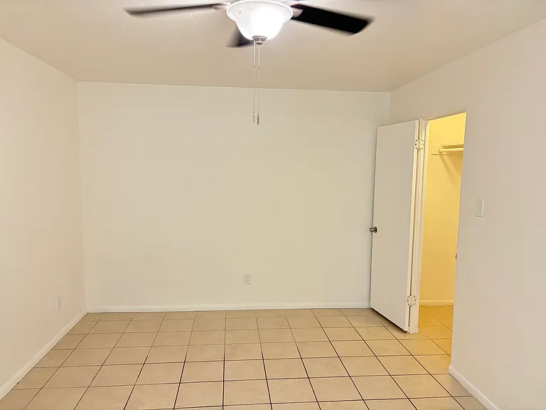 618 E Clarendon Ave #A — Photo 14