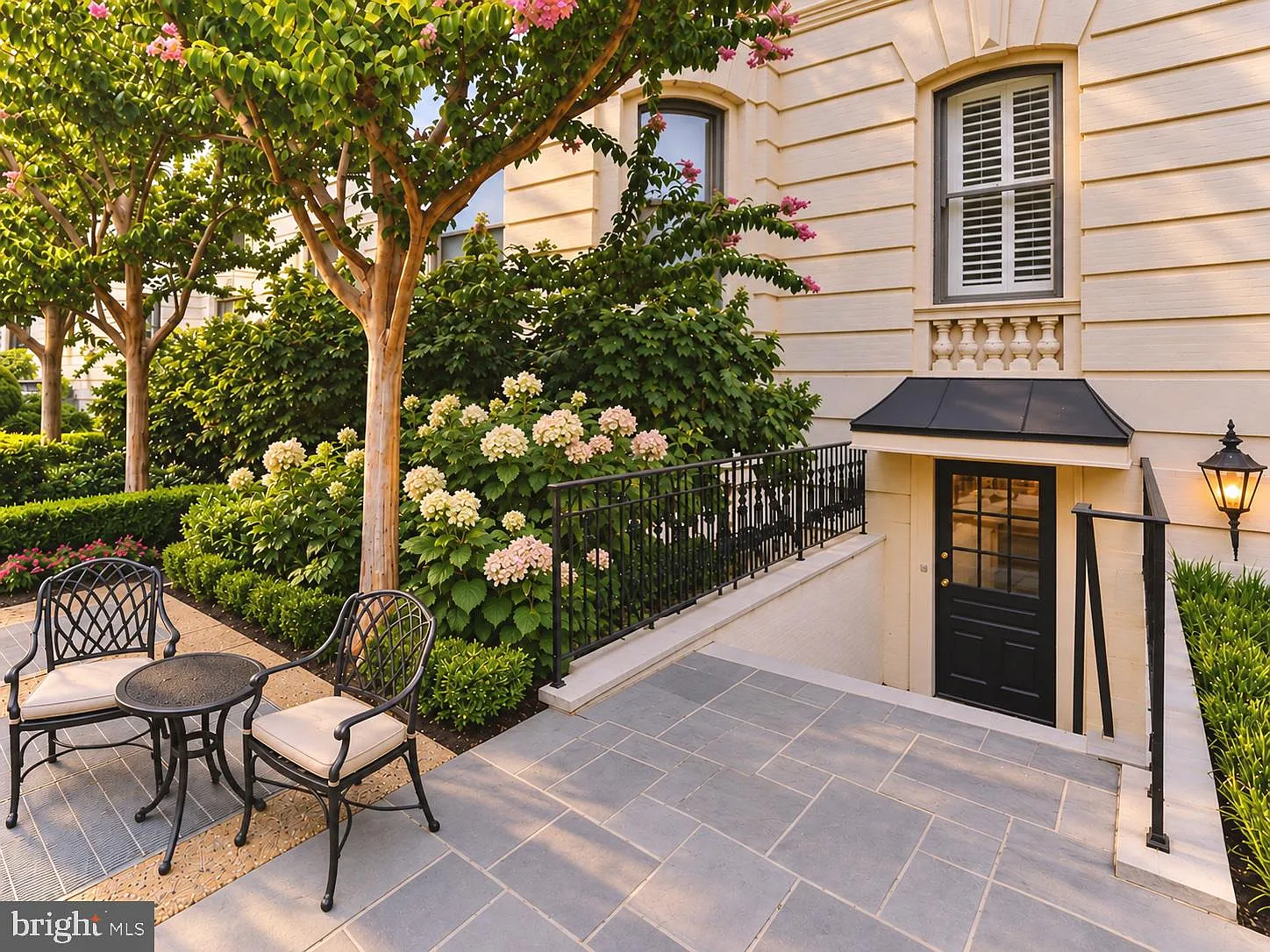California Court,Kalorama Court — Photo 2