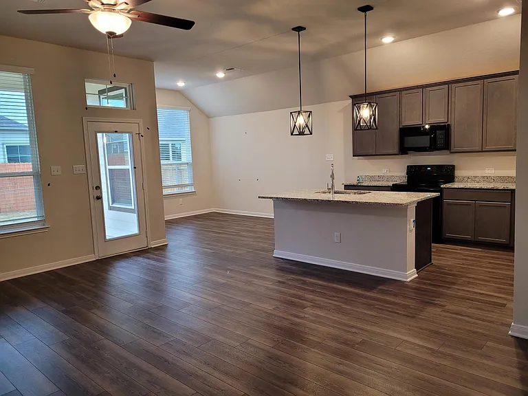 803 Hollyhock Dr — Photo 12