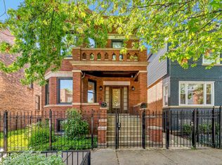2062 N Oakley Ave, Chicago, IL 60647