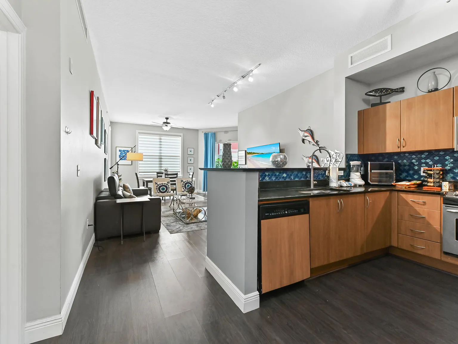 2 bed, 2.0 bath, 1265 sqft, $2,500 — Photo 1