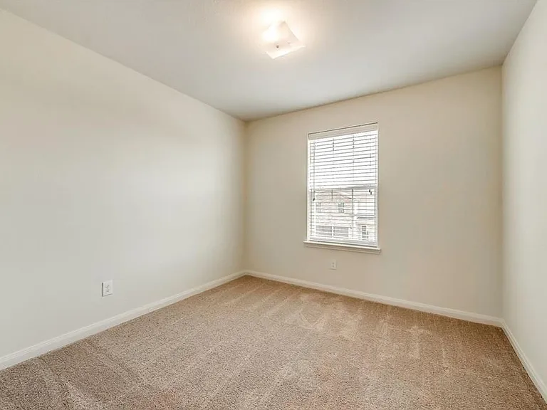 1810 Douglas St — Photo 9