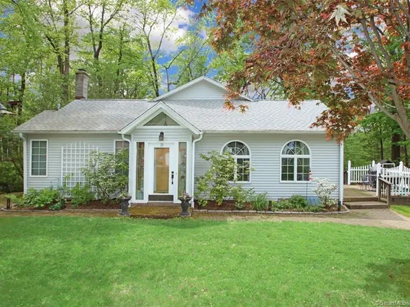 20 Paul Street, Danbury, CT 06810
