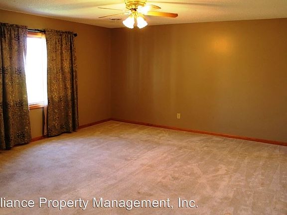4th image of 434 Clydesdale Cir