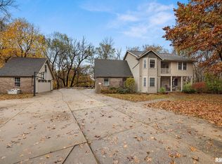 200 Carroll St, East Peoria, IL 61611