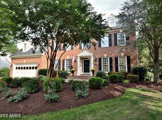 8654 Oak Chase Cir, Fairfax Station, VA 22039
