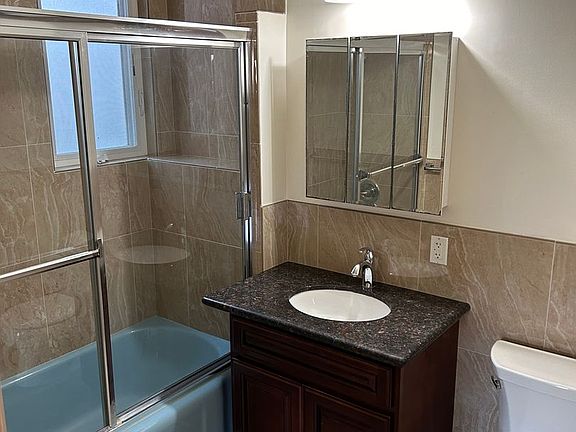 5th image of 312 18th Ave APT 4