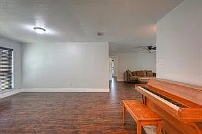 4 bed, 2.0 bath, 2328 sqft, $2,250 — Photo 4