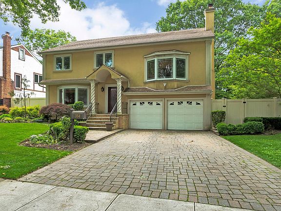 3rd image of 354 Parkway Dr