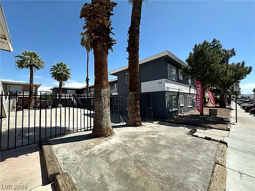 2105 Sunrise Ave #2 Photo 1
