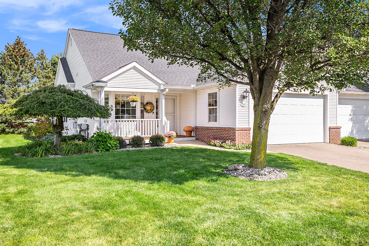 115 Eastman Ct photo 1
