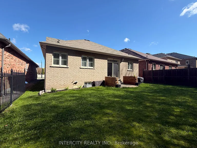 655 Davos Rd — Photo 34