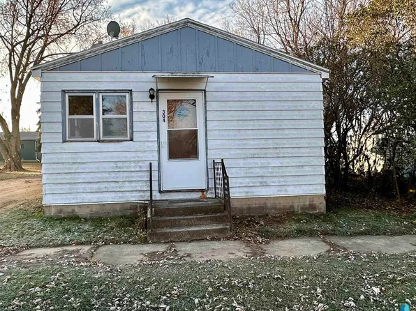 304 E 3rd Ave, Beaver Creek, MN 56116