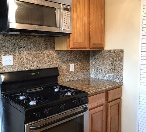 3rd image of 1211 Bellevue Ave APT 17