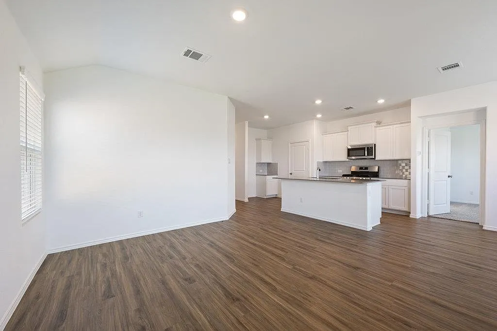 3 bed, 2.0 bath, 1500 sqft, $1,895 — Photo 4
