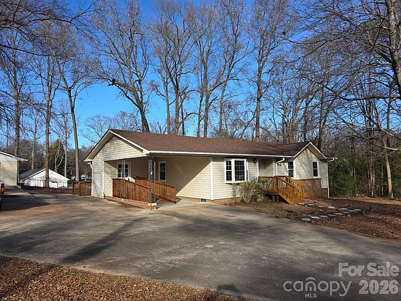 2nd image of 4024 Redwood Dr