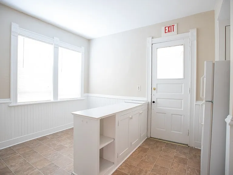 2728 N Murray Ave — Photo 13