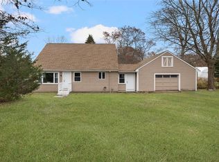 374 Crandall Rd, Tiverton, RI 02878