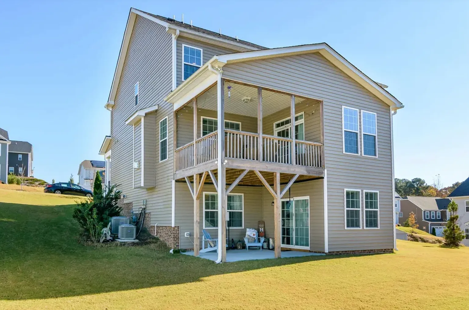 5 bed, 3601 sqft, $3,500 — Photo 2