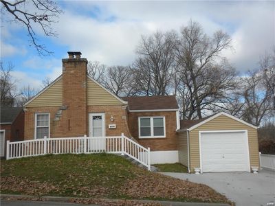 6779 Kenwood Dr, Saint Louis, MO, 63121