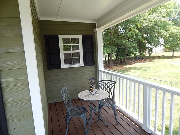 4th image of 632 Stratford Dr