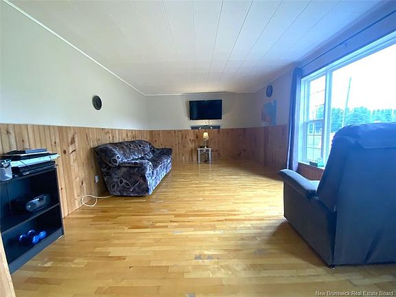 3rd image of 176 Principale St