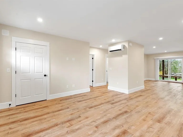 26 Lyndale Ave #2 — Photo 8
