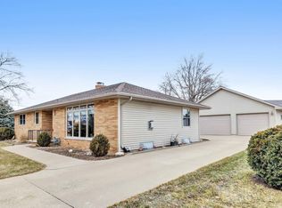 611 Jordan Rd, De Pere, WI 54115