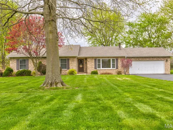403 Northfork Dr, Brighton, IL 62012
