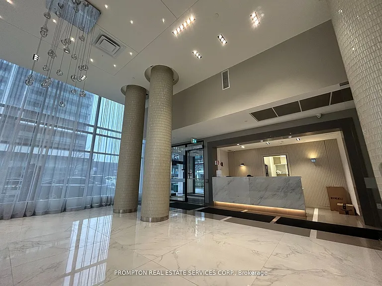 75 Oneida Cres #908 — Photo 1