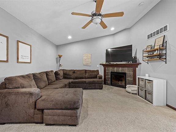 5th image of 1425 Easton Ln