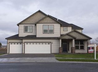 10407 Pine Ct, Pasco, WY 99301