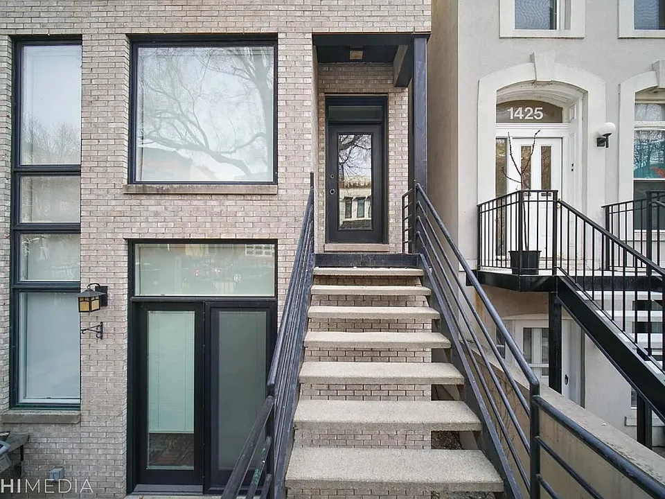 1427 N Mohawk St #2