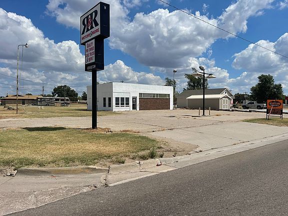 2nd image of 400 E Martin Ave