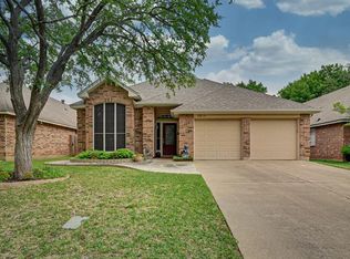 2205 Reverchon Dr, Arlington, TX 76017
