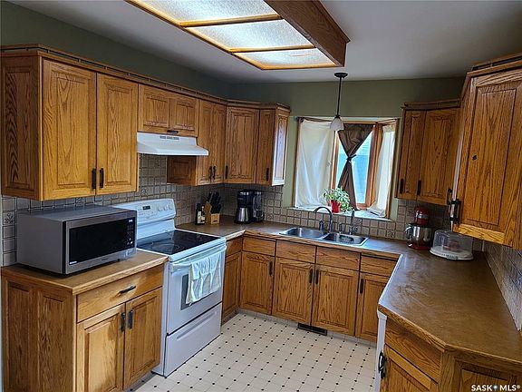 2nd image of 15 Kasper Cres