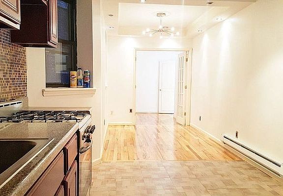 4th image of 437 De Kalb Ave #2R